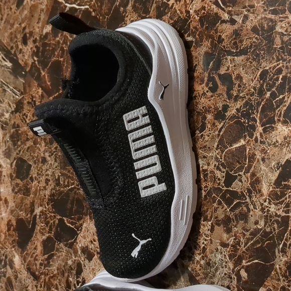 Puma shoes - Picture 2 of 5